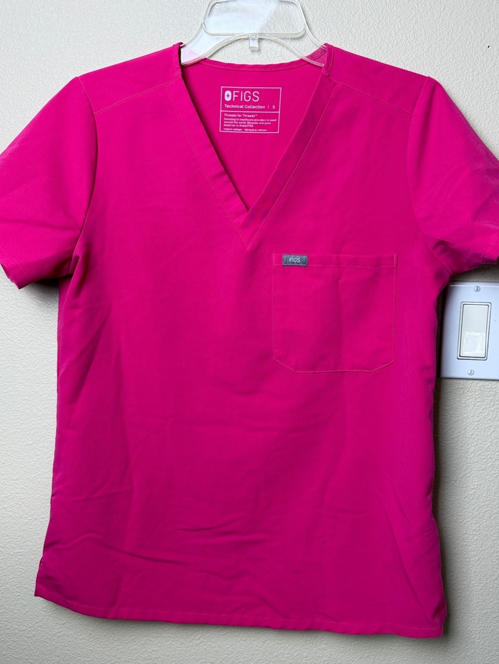 FIGS Scrubs Catarina | Size S | Color Shocking Pink